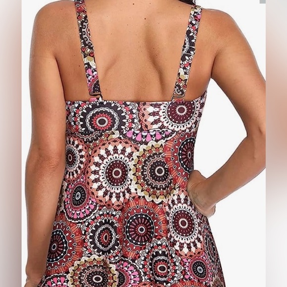 NWT beautiful geometric patterned tankini top from Yonique, size XL. - Picture 13 of 13